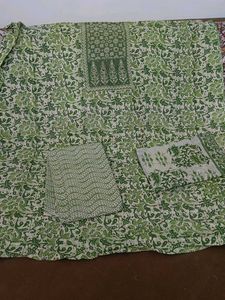 Elegant Green &amp; White Ethnic Kurta Set