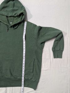 Uniqlo Green Hoodie ( wearable for c- 40-48 )