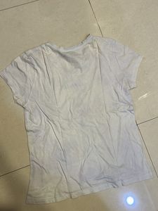 basic white tshirt