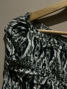 Stylish Black &amp; White Patterned Shorts