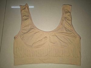 Comfortable seamless sports bra