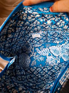 vera bradly Blue Floral Pattern Handbag