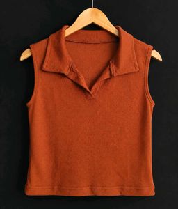 Sleeveless Collared Knit Top