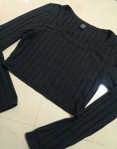 Ribbed Knit Long Sleeve Crop Top
