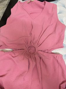 pink dress