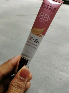 Pond's BB Cream &amp; Multi-Color Lipstick Set