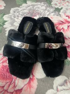 Light Weight Puffy Footwear