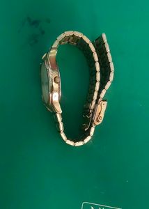 Titan UNISEX Gold Watch (ORIGINAL VINTAGE W