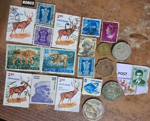 Assorted vintage collectibles : coins & stamps