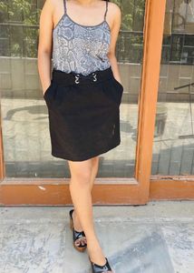 Forever 21 Stunning Black Skirt Waist 28-32