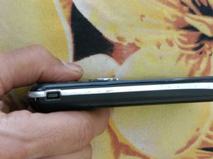 HUAWEI feature phone with charger
