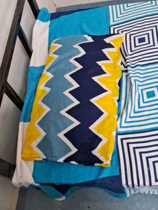 polyester Stylish Bed Sheet with Pillow of 2