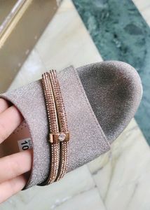 heel sandals