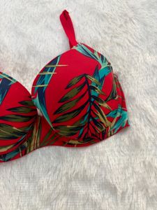 Victoria’s Secret pink bra