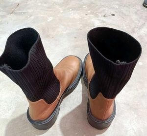 Stylish Tan &amp; Black Knit Boots