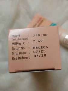 The Pink Foundry Pore Refining Clay Mask