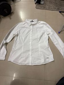 van heusen women Classic White Button-Up Shirt