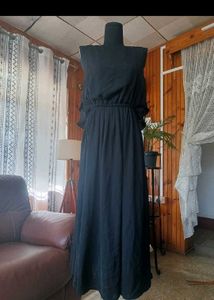 Elegant Black Maxi Dress