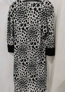 Chic Black &amp; White Leopard Print Tunic