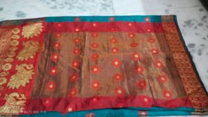 A Beautiful Banarasi Saree And Light Weight