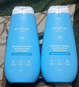 B1G1 🥳🥳🥳 Dot & Key body lotion