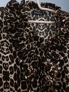 Sassafras Cheetah Printed Top Size Large