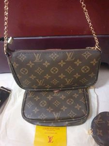 Louis Vuitton pochette With Pink Belt