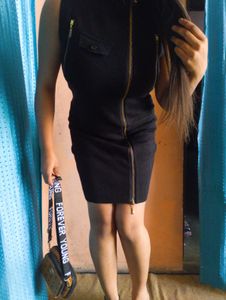 🤌🌸Sleeveless Zip-Front Mini Dress🌸🤌