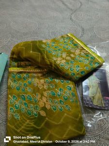 Beautiful Green Saree with Leaf Design