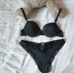 Very Beautiful N Comfortable Satin Bra With Penty