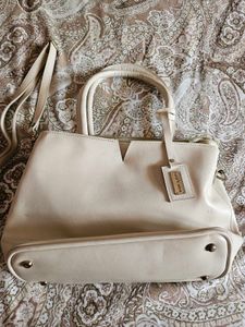Must Have Handbag 👜