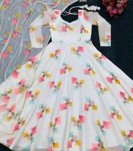 White Kurta Set with Geometric Print