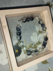 Daisy Charm Beaded Bracelet