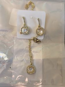 Elegant Crystal Pendant Necklace &amp; Earrings Set