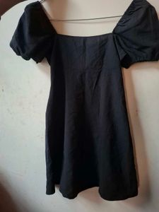 H&amp;M Chic Black Puff Sleeve Square Neck Dress
