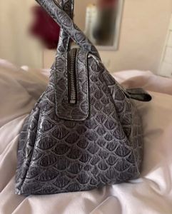 Vintage Guess Grey Croc Embossed Shoulder Bag y2k