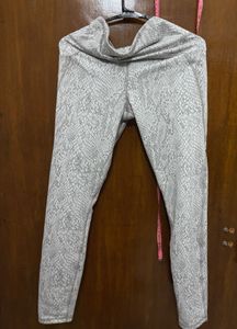 Stylish Snake Print Leggings