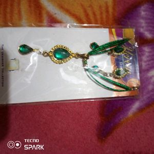 Green Stone Pendent With Free Earrings