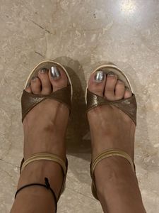 Inc.5 Stylish Bronze Heels (size5)