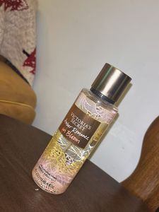 Victoria's Secret Amber Romance in Bloom Mist