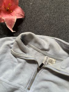 H&amp;M Crew Neck Sweatshirt – XS | Like New