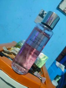 🩷Victoria's Secret Velvet Petals Fragrance Mist