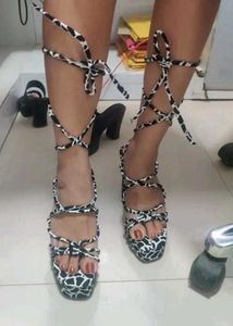 Stylish Black &amp; White Print Heels