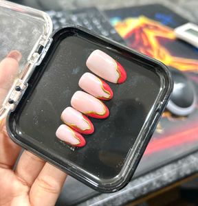 Press-On Nails with Red &amp; Gold Design