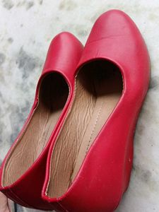 Vibrant Red Ballet flat heels