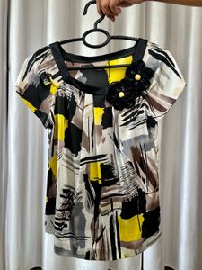 Abstract Print Short Sleeve Top