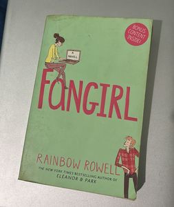 Fangirl by Rainbow Rowell❤️🌈