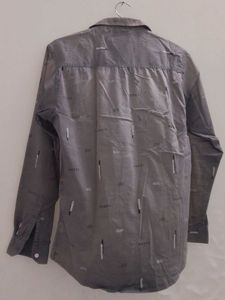 Stylish Men's Button-Down Shirt