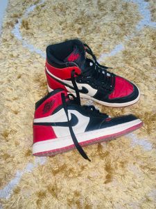 Air Jordan 1 Retro High Bred Toe
