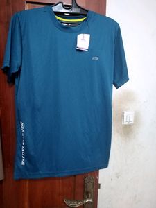 New With Tag Tshirt Xl